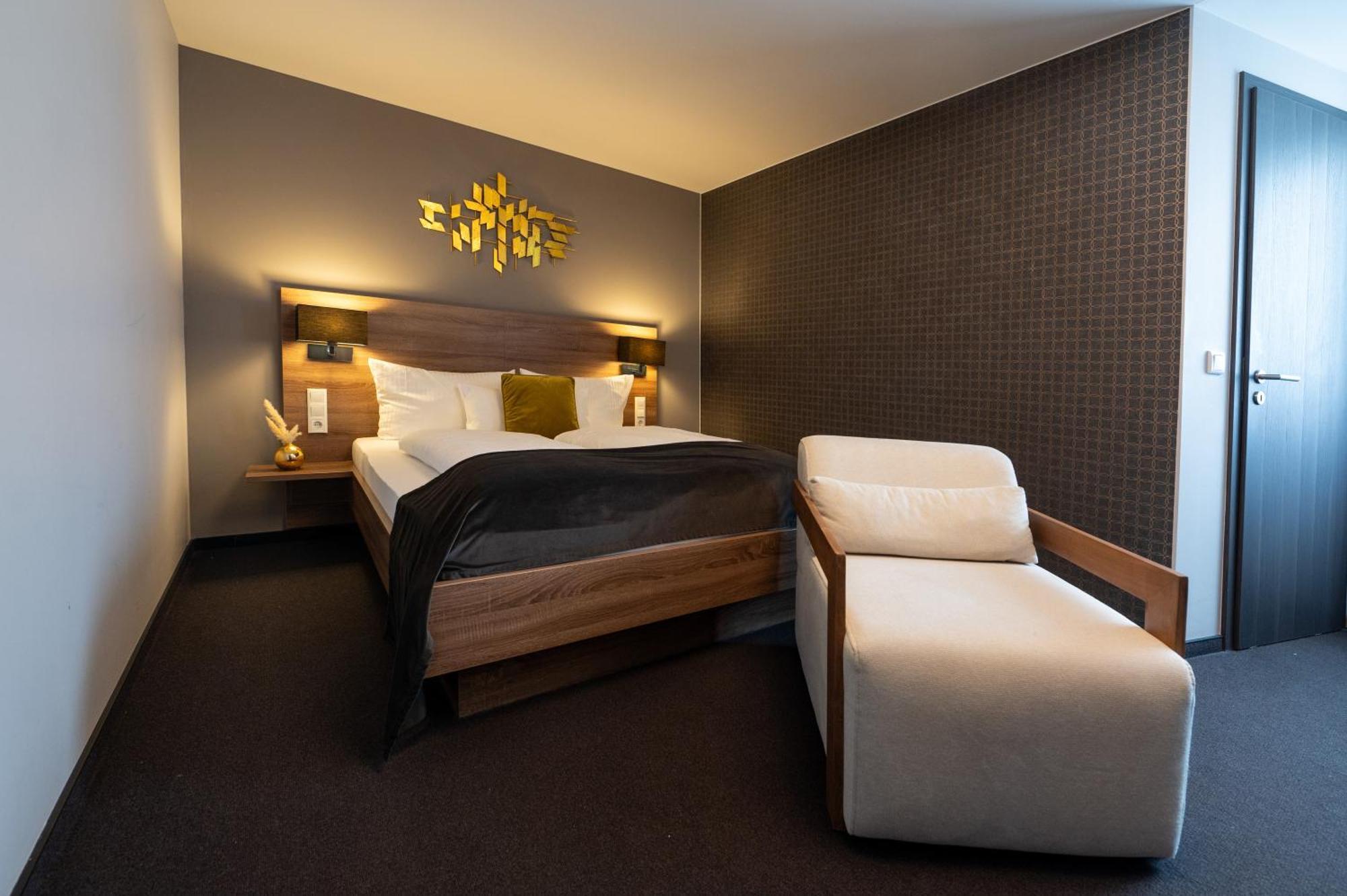 V Boutique Hotel 4*