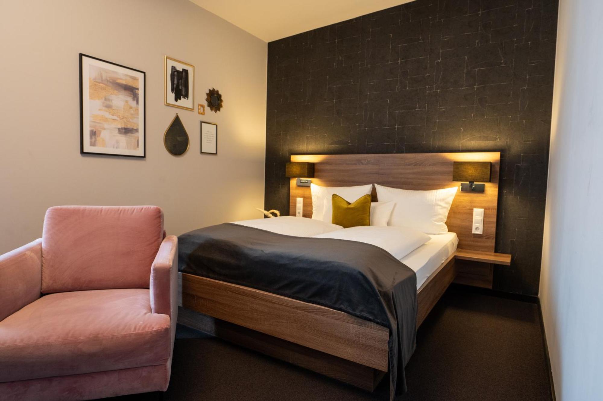 V Boutique Hotel 4*