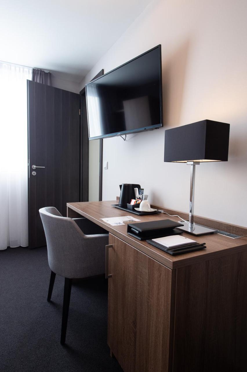 V Boutique 4*